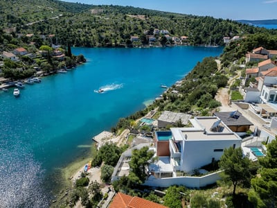 Luxury Villa Photo #40