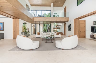 Luxury Villa Photo #23