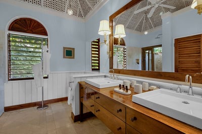 Luxury Villa Photo #30
