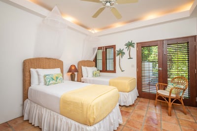 Luxury Villa Photo #17