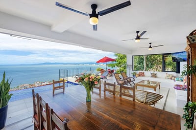 Luxury Villa Photo #8