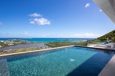 Luxury Villa Photo #4
