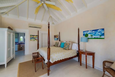 Luxury Villa Photo #17