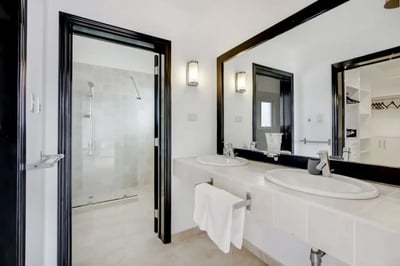 Luxury Villa Photo #35