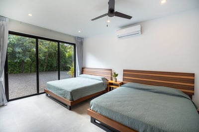 Guest House – Suite 7: King Beds, AC & Closet