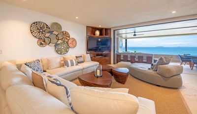 Luxury Villa Photo #6