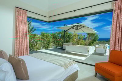 Luxury Villa Photo #23