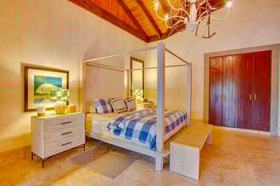 Luxury Villa Photo #31