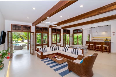 Luxury Villa Photo #2