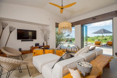 Luxury Villa Photo #13