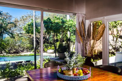 Morning munchies with an ocean panorama. Breakfast goals: achieved!