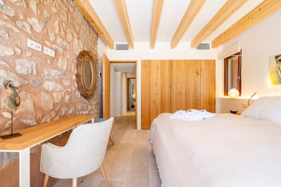 Luxury Villa Photo #25