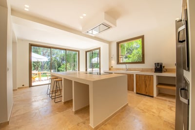 Luxury Villa Photo #8