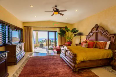 Luxury Villa Photo #40