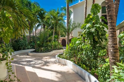 Luxury Villa Photo #26