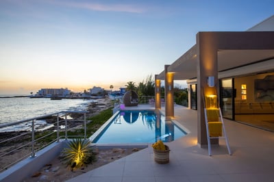 Luxury Villa Photo #6