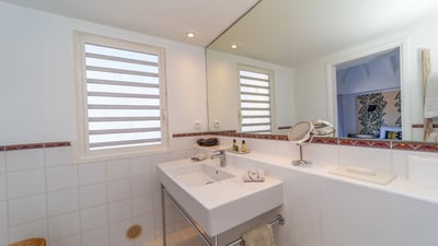 Luxury Villa Photo #32