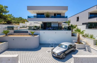 Luxury Villa Photo #38
