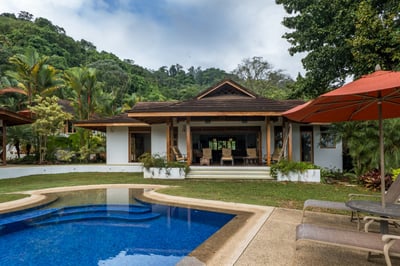 Luxury Villa Photo #4