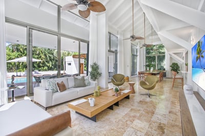 Luxury Villa Photo #15
