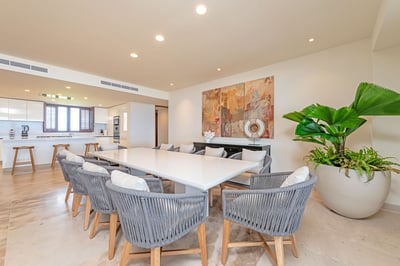 Luxury Villa Photo #17