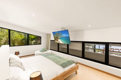 Luxury Villa Photo #48