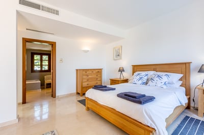 Luxury Villa Photo #20
