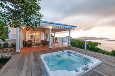 Luxury Villa Photo #6