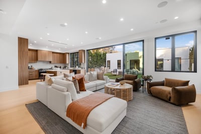 Luxury Villa Photo #4