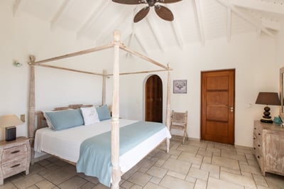 Luxury Villa Photo #35