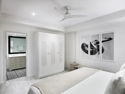 Luxury Villa Photo #16