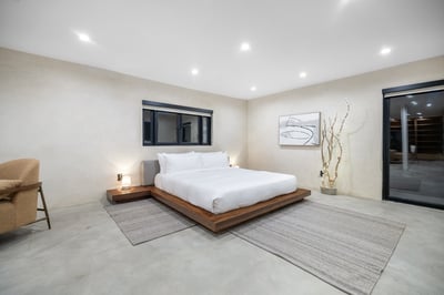 Luxury Villa Photo #30