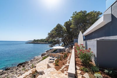 Luxury Villa Photo #9