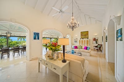 Luxury Villa Photo #4