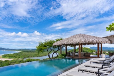 Luxury Villa Photo #5