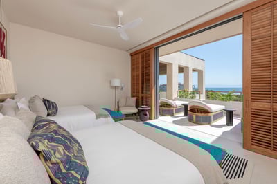 Luxury Villa Photo #29