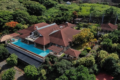 Luxury Villa Photo #6