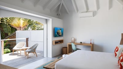 Bedroom 2: Ocean view, 2 single beds (Can be prepared with as a king bed upon request), air conditio