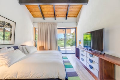 Luxury Villa Photo #32