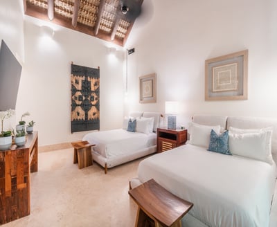 Luxury Villa Photo #32