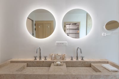 Luxury Villa Photo #34