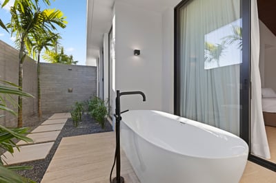 Luxury Villa Photo #46