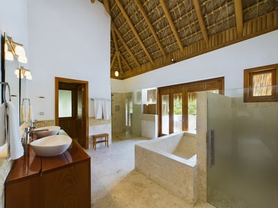 Luxury Villa Photo #67