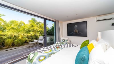 Bedroom 5: Located on the upper level. King size bed, air conditioning, HD-TV, Dish Networ