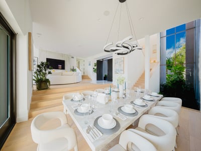 Luxury Villa Photo #34