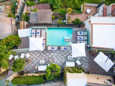 Luxury Villa Photo #3