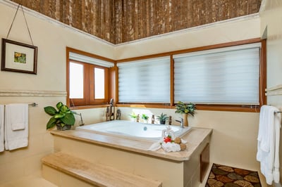 Luxury Villa Photo #40