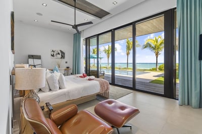 Luxury Villa Photo #44
