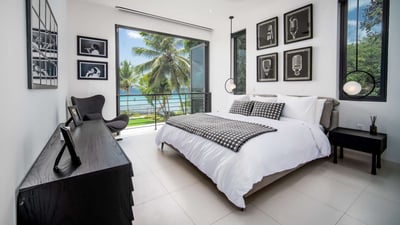 Luxury Villa Photo #23