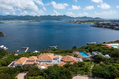 Luxury Villa Photo #4